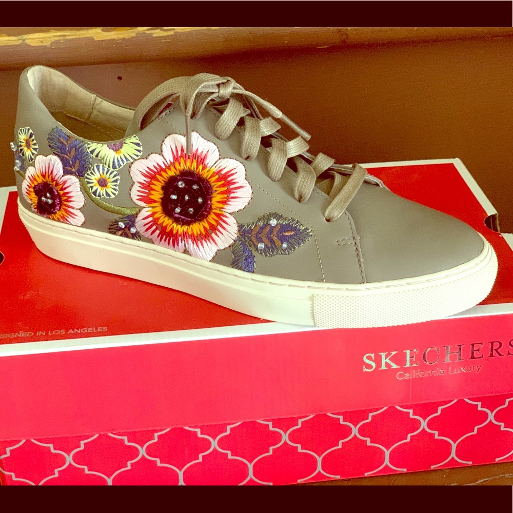Sketchers - Floral stitching